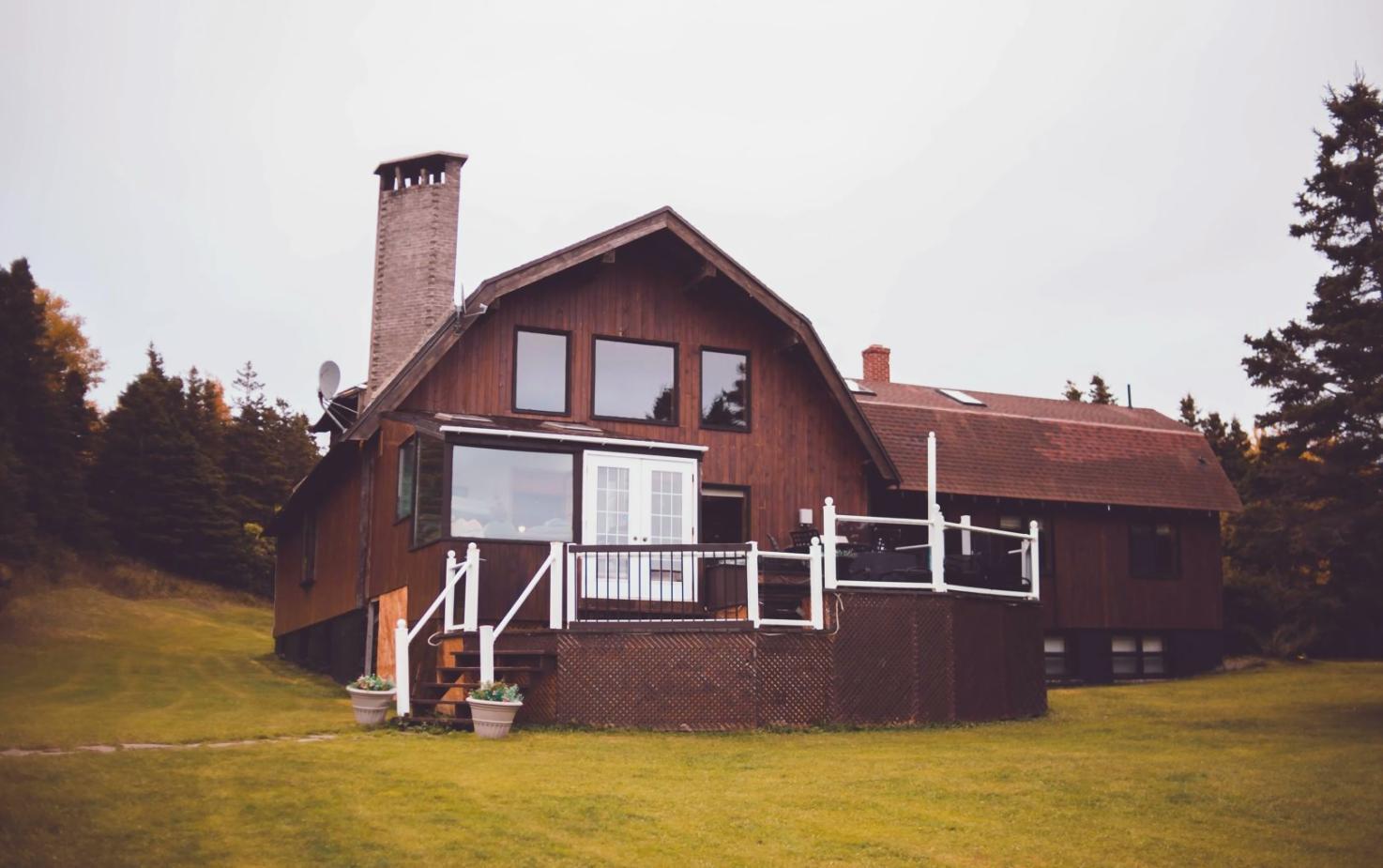 Análisis de datos de mercado inmobiliario durante sesión práctica